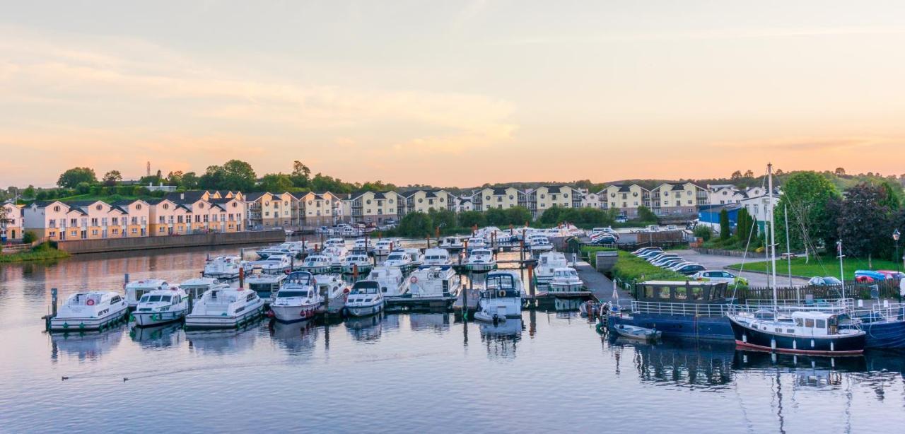 Five Bedroom Waterfront House Carrick on Shannon 외부 사진
